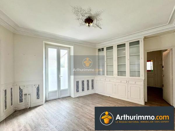 Vente                                                      Local commercial
                        
                                         65 m2                     à Coulommiers