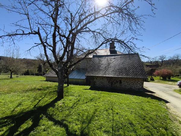 Charmante maison en pierre et ardoise rénovée, 4 chambres, garage, grange – Proche de Seilhac
