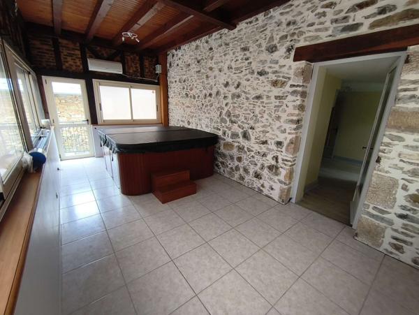 Charmante maison en pierre et ardoise rénovée, 4 chambres, garage, grange – Proche de Seilhac