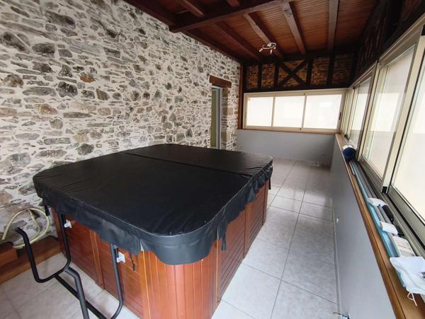 Charmante maison en pierre et ardoise rénovée, 4 chambres, garage, grange – Proche de Seilhac