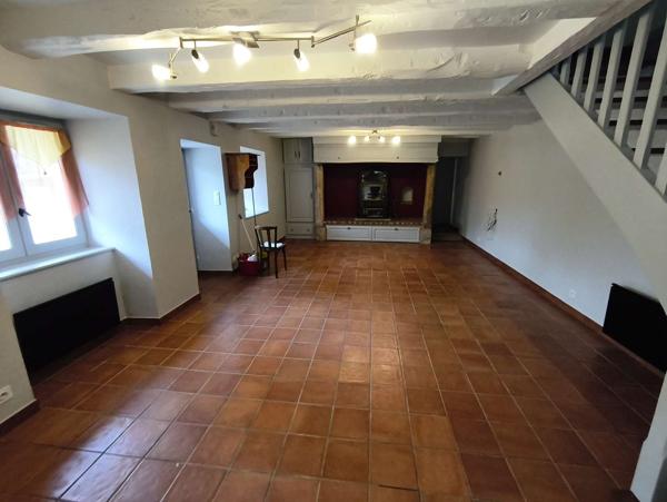 Charmante maison en pierre et ardoise rénovée, 4 chambres, garage, grange – Proche de Seilhac