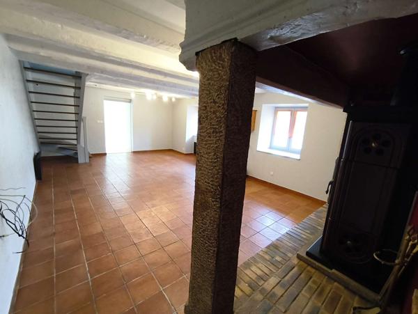 Charmante maison en pierre et ardoise rénovée, 4 chambres, garage, grange – Proche de Seilhac