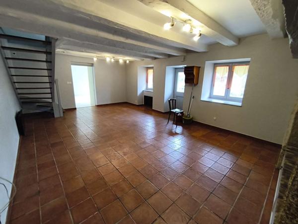 Charmante maison en pierre et ardoise rénovée, 4 chambres, garage, grange – Proche de Seilhac