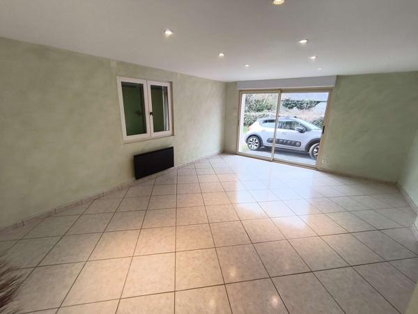 Charmante maison en pierre et ardoise rénovée, 4 chambres, garage, grange – Proche de Seilhac