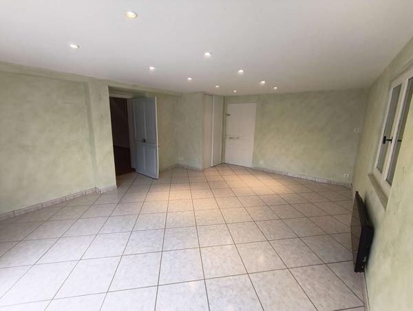 Charmante maison en pierre et ardoise rénovée, 4 chambres, garage, grange – Proche de Seilhac