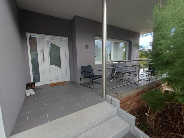 Magnifique maison de plein pied en lisière de foret!