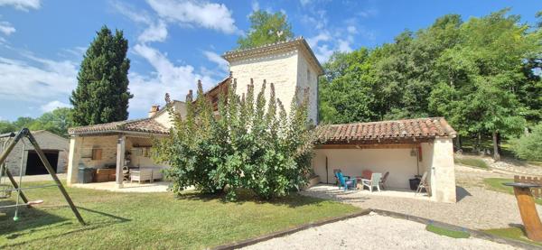 Vente propriété 364 m² 11 Pièces Montcuq