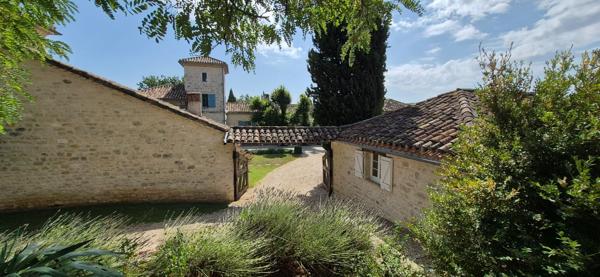 Vente propriété 364 m² 11 Pièces Montcuq
