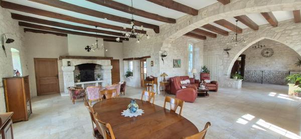 Vente propriété 364 m² 11 Pièces Montcuq