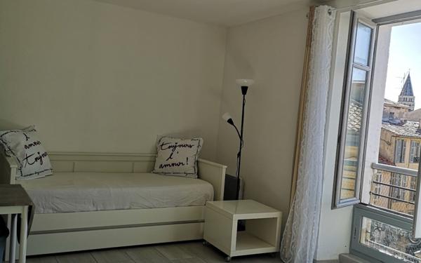 Appartement à louer    1 pièce •  Nîmes