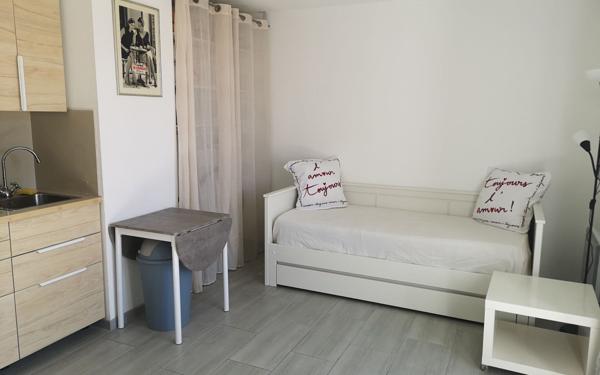Appartement à louer    1 pièce •  Nîmes