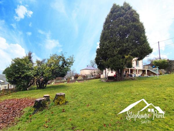 Maison familiale avec grand terrain dans quartier recherché d’Ussel – Fort potentiel d’aménagement