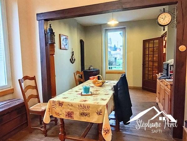 Maison familiale avec grand terrain dans quartier recherché d’Ussel – Fort potentiel d’aménagement