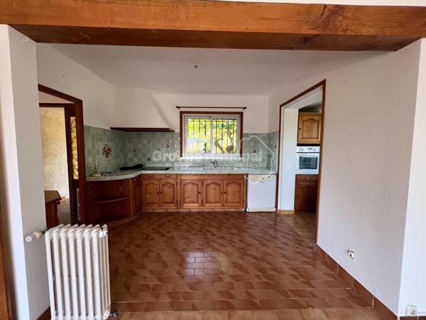 Lorgues (83510) Maison 3 chambres avec studio indépendant, piscine & garage, proche du village...