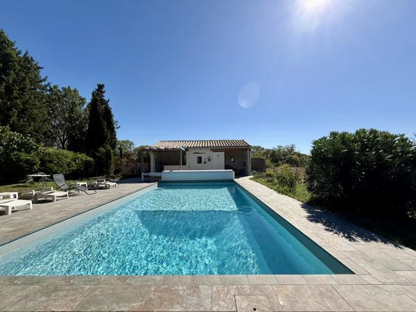 CARCASSONNE - Entièrement rénovée avec goût, 4.4 Ha de terrain et maison d'amis