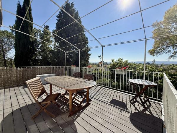CARCASSONNE - Entièrement rénovée avec goût, 4.4 Ha de terrain et maison d'amis