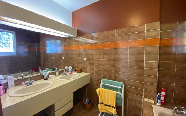 Maison à vendre    5 pièces •  Rouxmesnil-Bouteilles