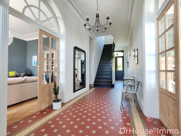 Maison à vendre 12 pièces de 338 m²