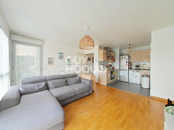 IMMEUBLE RECENT - DPE C - STATIONNEMENT ET CAVE