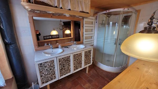 Maison de ville avec terrasse et jardinet