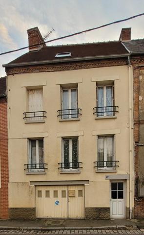 Maison de ville avec terrasse et jardinet