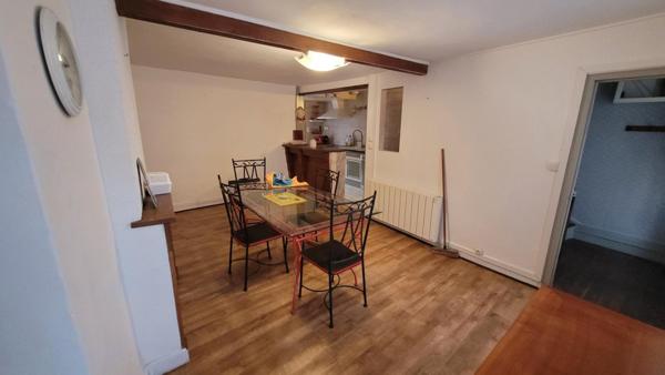 Maison de ville avec terrasse et jardinet