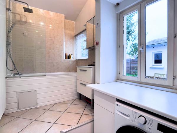 Maison 3 chambres, 1 bureau, charme de l'ancien modernisé, gare à 10 min, Cimetière de l'Est - St-Hélier