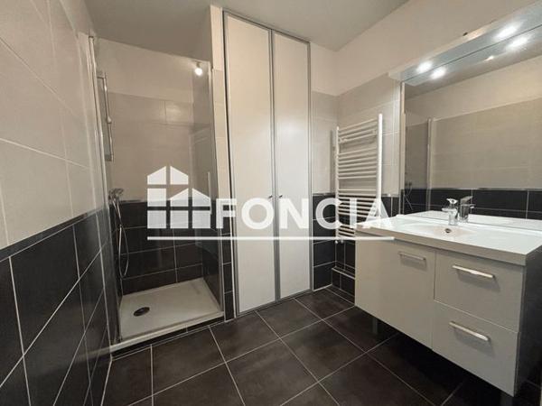 Location Appartement 2 pièces 44.6 m² - 32 RUE ARAGO Villeurbanne 69100