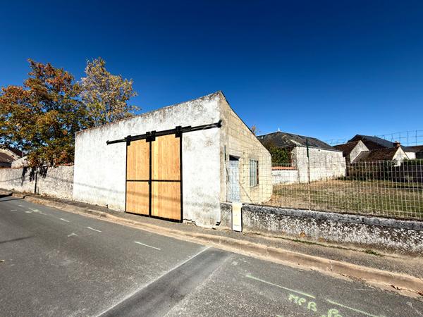 Terrain constructible 380m2 / Centre ville Château Landon