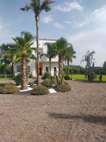 A Vendre Superbe Villa Contemporaine Titrée sans VNA - Route de l'Ourika - 16 km de Marrakech