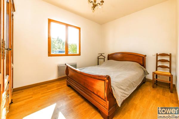 Villa 5 pièces avec garage et jardin.