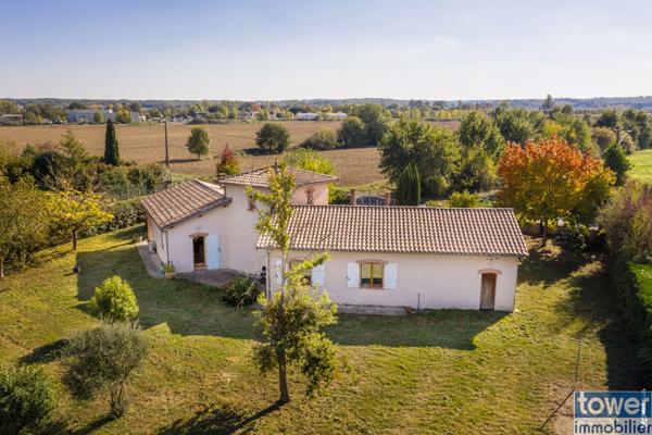 Villa 5 pièces avec garage et jardin.
