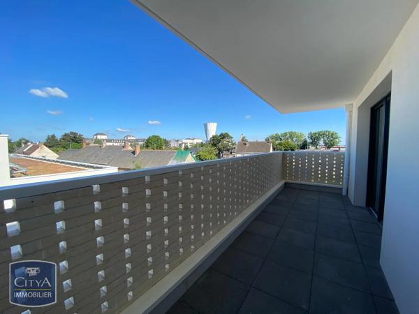 Appartement à louer 3 pièces 60.93m² Tours (37100)