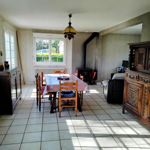 Maison à CARHAIX-PLOUGUER, 29270 - 6 pièces 102m²