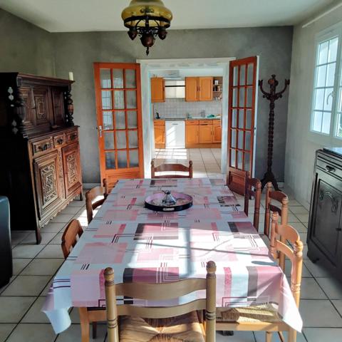 Maison à CARHAIX-PLOUGUER, 29270 - 6 pièces 102m²
