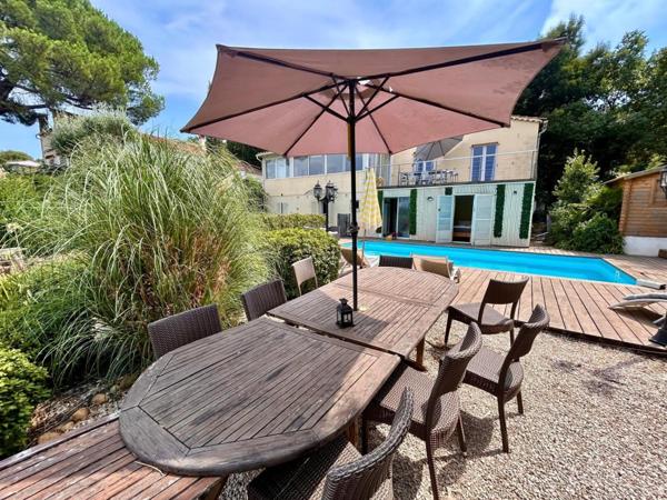 Maison à GASSIN, 83580 - 6 pièces 200m²