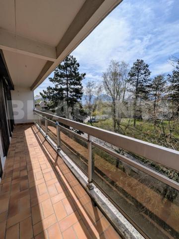 T4 traversant avec balcons et garage en dernier étage (négociable)