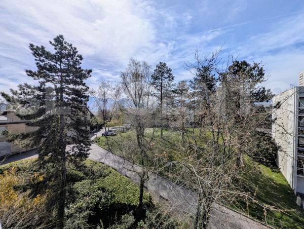 T4 traversant avec balcons et garage en dernier étage (négociable)