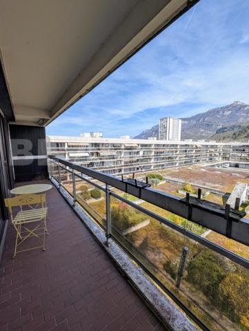 T4 traversant avec balcons et garage en dernier étage (négociable)