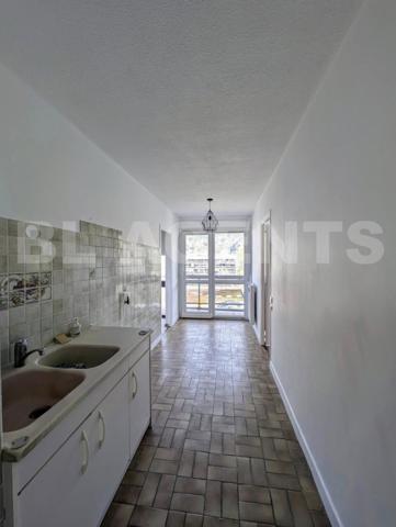 T4 traversant avec balcons et garage en dernier étage (négociable)