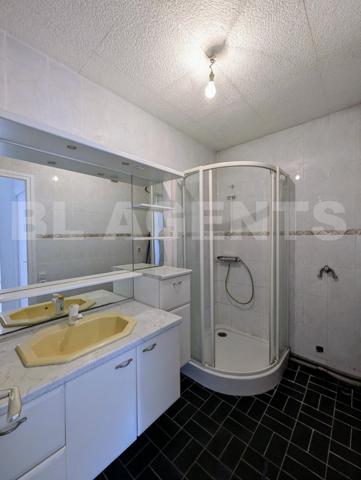 T4 traversant avec balcons et garage en dernier étage (négociable)