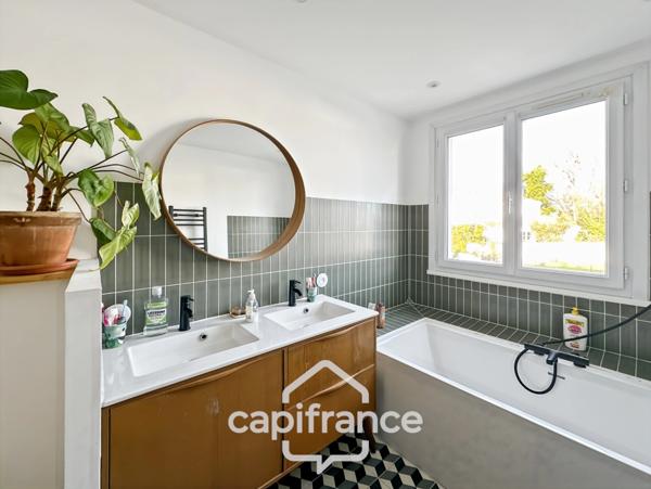 Maison rénovée de 102 m² avec sous-sol aménageable et jardin, quartier Rompsay – Périgny