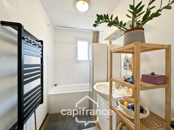 Maison rénovée de 102 m² avec sous-sol aménageable et jardin, quartier Rompsay – Périgny