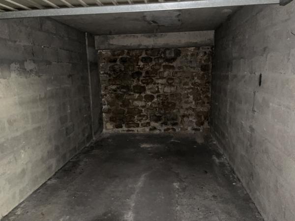 Paris (75019) PARIS XIXème - UN BOX - LIBRE - 15 M2