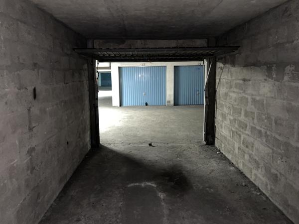 Paris (75019) PARIS XIXème - UN BOX - LIBRE - 15 M2