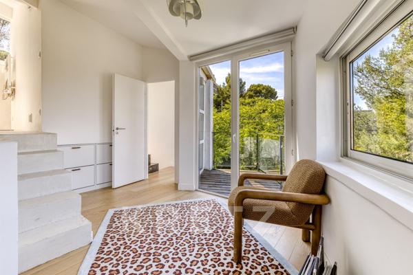 Marseille 7è Roucas Blanc - maison d'architecte avec piscine