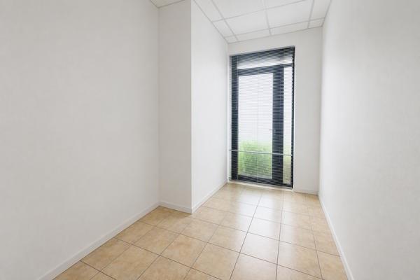 BEGLES LOCAL PROFESSIONNEL OU COMMERCIAL IDEALEMENT PLACE