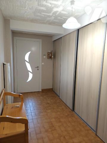 A vendre sur la commune de LONS LE SAUNIER maison de 215m² 