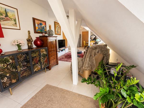 Appartement
         2 pièces
        - 50 m² Exclusivité 137 000 € *