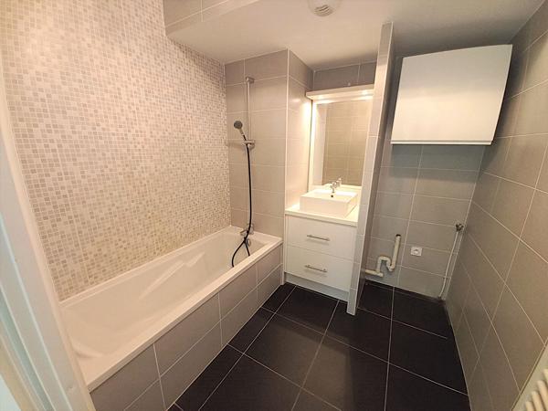 Appartement TASSIN LA DEMI LUNE 52.96 m²